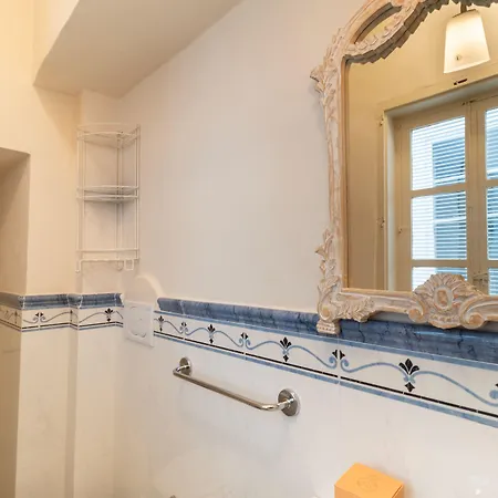 לינה וארוחת בוקר Palazzo Zaca 3*